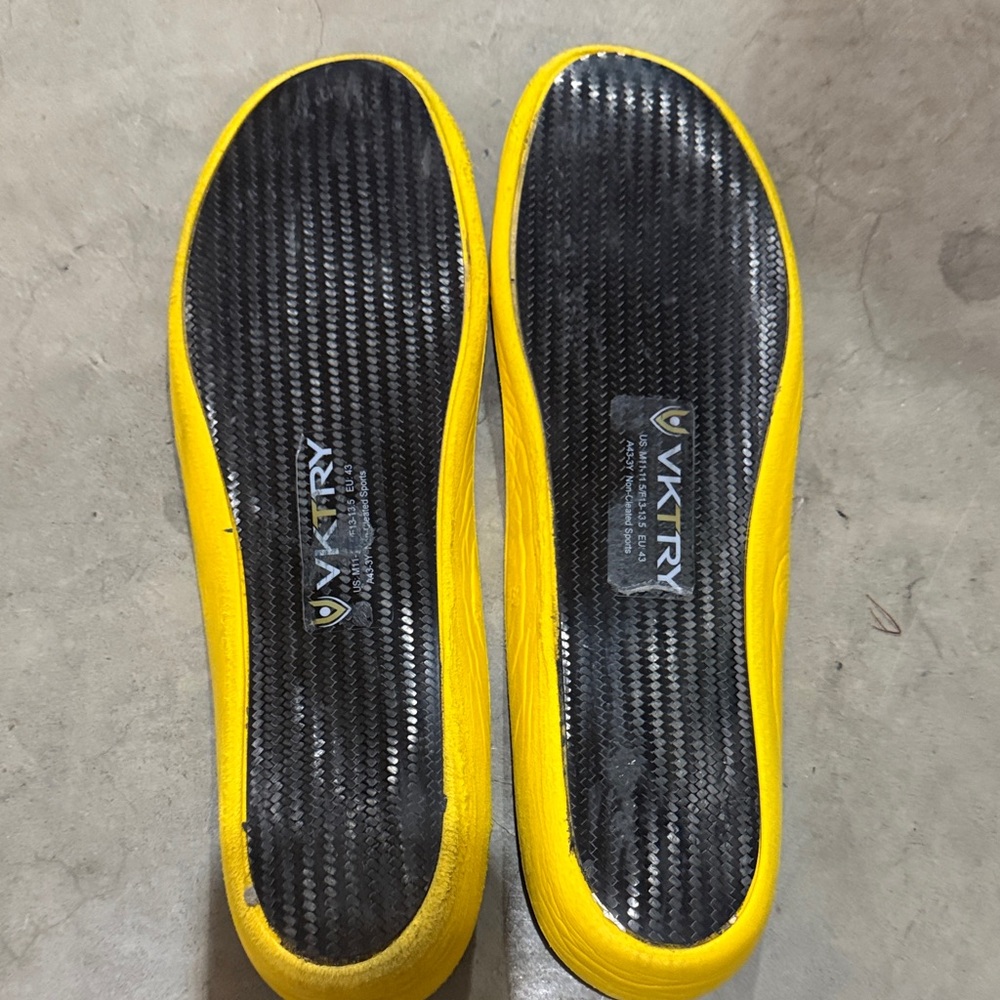 VKTRY Men's Performance Athletic Shoes - Yellow and Black